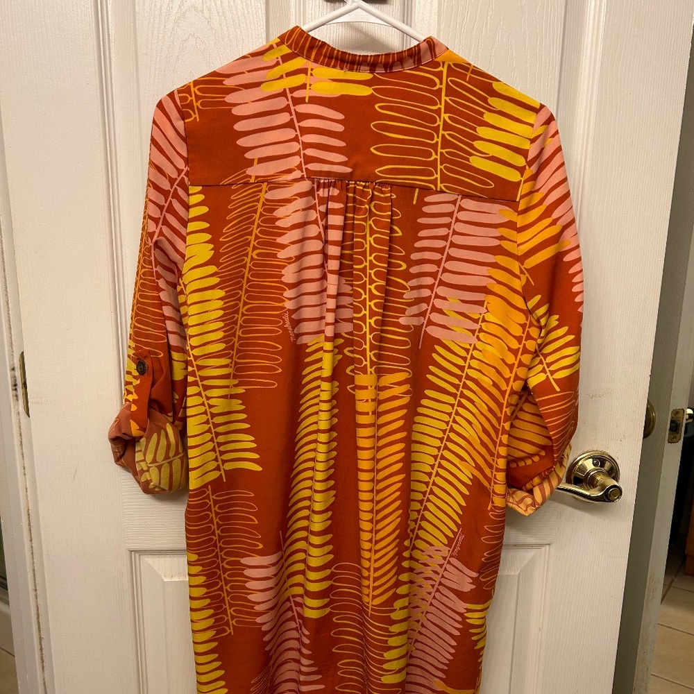 Manuhealii Dress EUC, Size Medium, beautiful dress, length right above the knee.